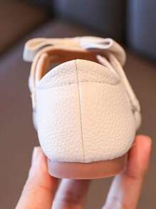 1 Pair 2025 New Girls Princess Shoes, Non-Slip Soft Sole, Pink, Bow Decor, Children Flat Shoes, Spring/Autumn - Beige - View 8