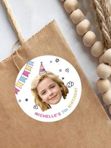 54-540 piezas Pegatinas personalizadas con foto/nombre "Feliz cumpleaños" para niños, etiquetas de cumpleaños personalizadas con imagen para bebés y niños pequeños, etiquetas de fiesta de cumpleaños personalizables para niños, pegatinas autoadhesivas personalizables para fiesta de cumpleaños de niños, etiquetas para bolsas de fiesta, 4x4cm, etiquetas para obsequios de fiesta, apropiadas para ella, mejor amiga, pareja, novia, esposa, colega - Estilo A - Ver 4