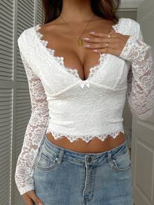 Áo kiểu nữ gợi cảm cổ chữ V khoét ren tay ngắn ôm sát, thích hợp cho ngày Valentine. - trắng - Xem 10