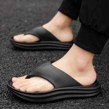 1 Pair Men's Lightweight Comfortable Clogs Hollowed Out Anti Slip Garden Shoes Men Mesh Summer Sandals For Men's Casual Outdoors Non-Slip Thick Sole Beach Flip Flops Slippers