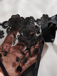 Valentine's Day Sexy And Beautiful Transparent Mesh Strap Design Flower Embroidered Bra Women's  Underwear Set - màu đen - Xem 5