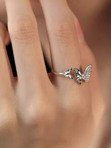 Bagues raffinées en argent sterling à double papillon bleu pour femmes, mode de niche, légèreté et luxe. Bague ouverte à doigt ajustable, design élégant et haut de gamme pour l'annulaire