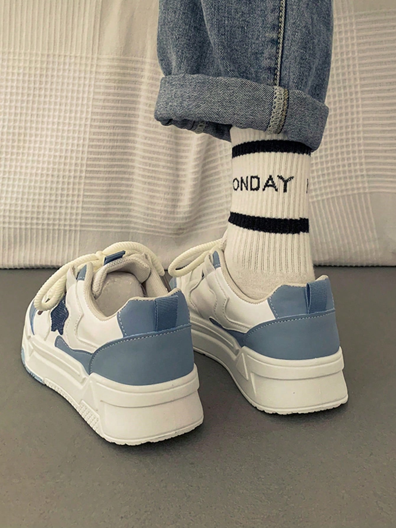 أحذية رياضية بيضاء سميكة الحذاء للنساء من المقاسات...