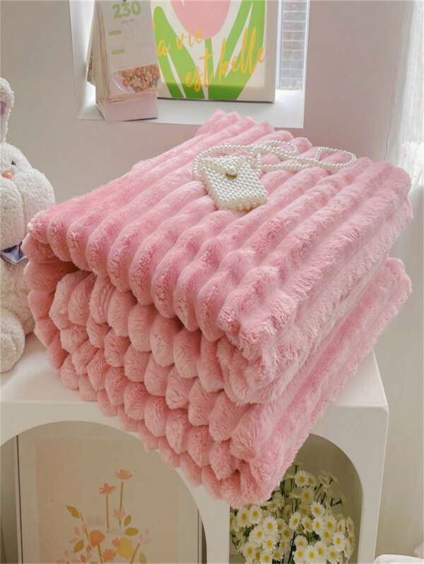 1pc Solid Color Flannel Blanket, Soft Wool Throw Blanket, Multiple Sizes, Christmas Blanket For Dual Use As Bedspread And Sofa Throw, Suitable For Office, Bedroom, Room Decor, Usable In Winter And All Seasons, Fits Sofa, Bed, Chair, Etc.