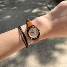 Sanrio Reloj casual de cuarzo de esfera redonda con puntero para mujer, estilo retro romano y diseño lindo de Hello Kitty, Kuromi, Cinnamoroll y Melod de Sanrio, con correa de piel de poliuretano, regalo de Navidad, cumpleaños para mamá, mujeres y niñas