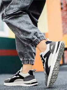 ISPORTE New Men's White And Gray Contrast Sports Shoes, Shock-Absorbing And Non-Slip Casual Skate Shoes, Lightweight, Breathable, Comfortable And Fashionable Casual Sports Shoes. - 白灰 - 查看 5