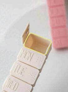 Portable Mini Medicine Storage Box, Transparent Lettered Medicine Box, Cute Random Color Weekly Travel Pill Case Organizer, Independent Compartment Case,Printed In Braille - Multicolor - View 3