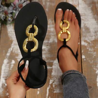 Våra sandaler är gjorda av material som andas och ergonomisk design, som ger tillräcklig luftcirkulation för att ge dig en svalkande och uppfriskande upplevelse under varma sommardagar. Oavsett om de kombineras med en lång klänning eller shorts, kan de visa upp din unika charm.