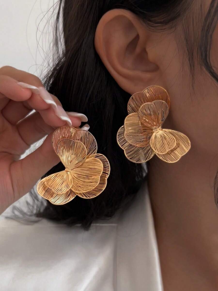 1 对复古创意时尚金属镂空银杏叶和花朵耳环，适合女性日常佩戴和各种宴会聚会，装饰珠宝