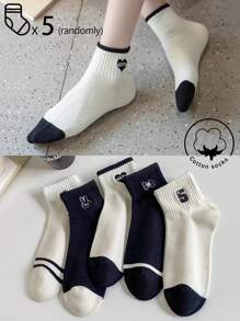 1/3/5/10 paar katoenen sokken voor dames, korte sokken, onzichtbare sokken, witte sokken, damessokken, leuke sokken, meisjessokken, herfst/winter/lente/herfst/zomer sokken, ademende mesh details, geleiderail ademend gatontwerp, vochtafvoerend, zacht en glad, geschikt voor verschillende feestdagen, sport, vrije tijd, zaken en andere dagelijkse kleding, kan het hele jaar door gedragen worden, kleurencombinaties zijn willekeurig.