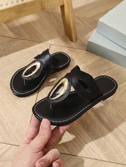 1 双大码黑色纯色 PU 平底凉鞋，适合幼儿女孩，闪亮金属扣装饰圆头罗马拖鞋，适合 3-15 岁男孩/女孩日常、休闲、派对、旅行、2025 年春夏