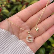 1 pièce Pendentif initiale A-Z en cuivre doré et cubique zircone, avec un collier en forme de cœur, minimaliste et élégant, convient aux hommes et aux femmes, idéal pour un port quotidien, les déplacements, les anniversaires, les sorties, les cadeaux d'anniversaire ou de fête