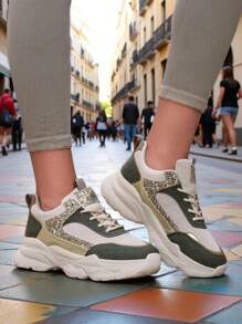 Women's Sports Sneakers - Green - View 2
