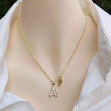 1 pièce Pendentif initiale A-Z en cuivre doré et cubique zircone, avec un collier en forme de cœur, minimaliste et élégant, convient aux hommes et aux femmes, idéal pour un port quotidien, les déplacements, les anniversaires, les sorties, les cadeaux d'anniversaire ou de fête