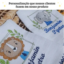Kit com 5 Fraldas De Boca Babete Tecido Duplo Quadriculado 33cm x 33cm Com Bico em Picueta Crochê - Para personalização, bordadeiras, pintar, bordar, dar de presente, customizar - Paninho de Boca Enxoval