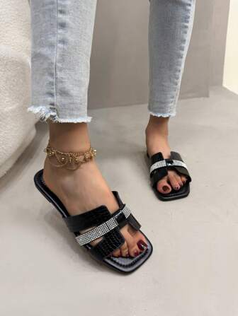 Nuovi sandali estivi alla moda da donna con cristalli a forma di H, design semplice adatto per uso esterno e viaggi, casual per uso interno domestico, piatti, antiscivolo, durevoli, leggeri, traspiranti, con punta aperta