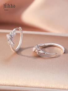 Hihho 1 paire de boucles d'oreilles élégantes en cuivre à motif croisé, incrusté de cubique zirconium brillant. Design minimaliste polyvalent pour femmes, boucles d'oreilles à spirale convenant pour un port quotidien et pour les fêtes