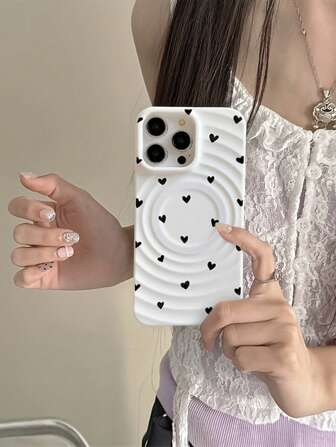 情人节可爱白色波浪爱心硅胶手机壳，黑色爱心图案，MAGSAFE 手机壳，1800G 强磁力，乳白色手机壳，磁吸无线充电，柔软 TPU 防震手机壳，兼容 17 Pro Max/ 17/ 13/14/15/16/ 16 Plus/ 16 Pro Max
