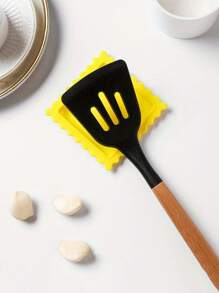 1PC Cute Cartoon Biscuit-Shaped Silicone Spoon Rest - Heat Resistant & Anti-Scald Kitchen Mat For Soup Spoons, Ideal For Home & Restaurant Use Silicone Spoon For Cooking Kitchen Spoons For Cooking - Multicolor - View 7