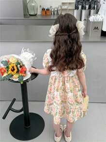 Young Girl Cute & Sweet Floral Print Round Neck Short Sleeve Mini Dress