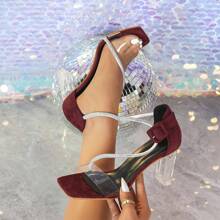 Sandales à talons hauts pour femmes avec un design de talon à cristaux de 8 cm à la mode, décorées de strass sur le dessus. Ces sandales à talons épais bordeaux sont parfaites pour les cadeaux de la Saint-Valentin, conviennent pour le trajet domicile-travail et peuvent être associées à des robes polyvalentes pour un look élégant et . - Rouge foncé - Voir 1