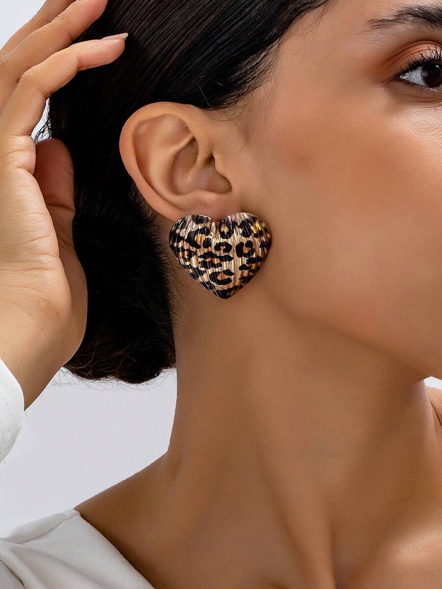 1 paire de boucles d'oreilles à tige cœur métallique rétro pour femmes