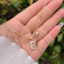 1 pièce Pendentif initiale A-Z en cuivre doré et cubique zircone, avec un collier en forme de cœur, minimaliste et élégant, convient aux hommes et aux femmes, idéal pour un port quotidien, les déplacements, les anniversaires, les sorties, les cadeaux d'anniversaire ou de fête