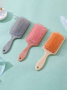 Todos aman este exquisito y de alta gama peine con cámara de aire y patrón de mármol imitación. Es el regalo perfecto para el Día de San Valentín. Tiene función de masaje del cabelludo y se puede usar tanto en el cabello seco como mojado. Puede desenredar el cabello, dejándolo suave y sin nudos. Además, es de tamaño compacto y fácil de llevar.