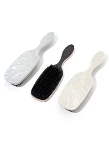 Todos aman este exquisito y de alta gama peine con cámara de aire y patrón de mármol imitación. Es el regalo perfecto para el Día de San Valentín. Tiene función de masaje del cabelludo y se puede usar tanto en el cabello seco como mojado. Puede desenredar el cabello, dejándolo suave y sin nudos. Además, es de tamaño compacto y fácil de llevar.