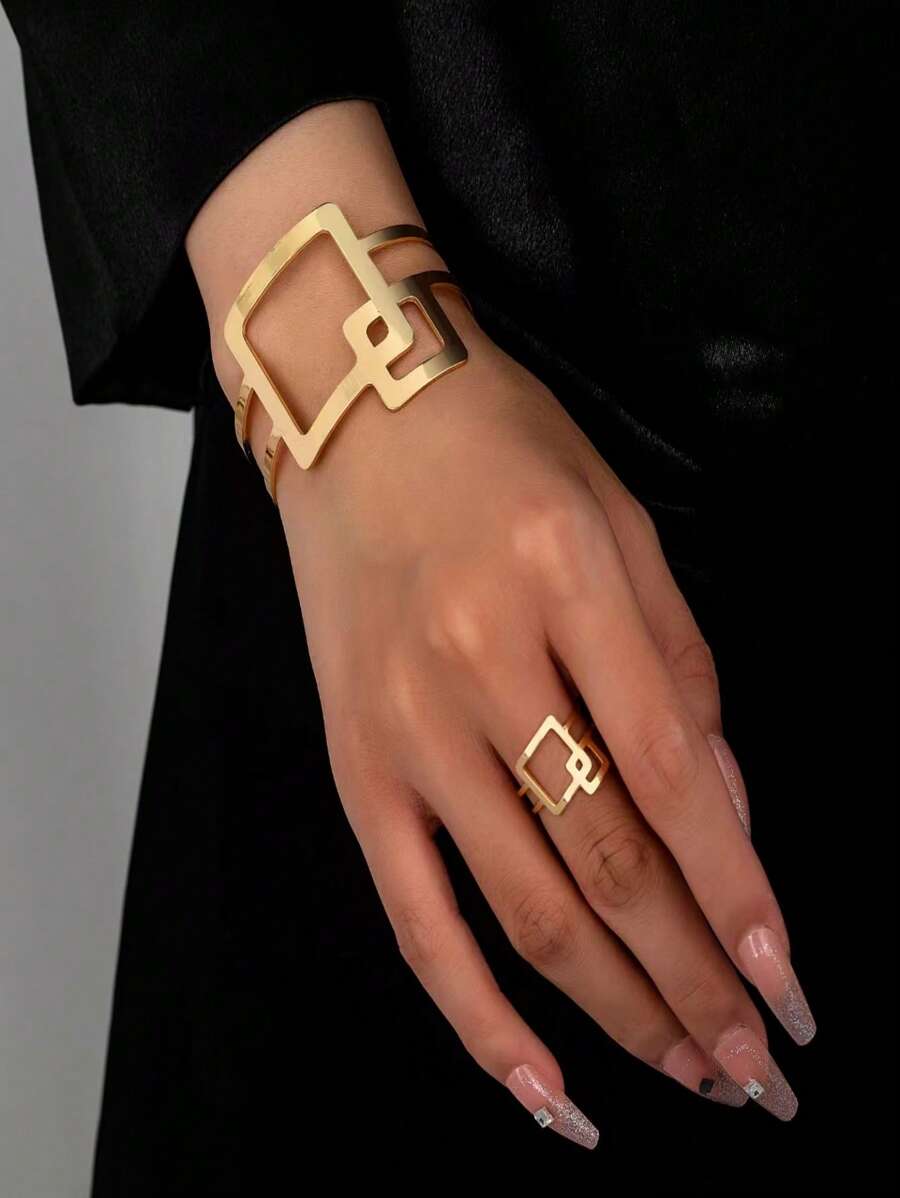 1 件经典时尚大金属圆环方形设计手链，金色方形设计手链，金属质感，高端日常搭配手链