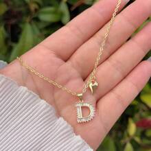 1 pièce Pendentif initiale A-Z en cuivre doré et cubique zircone, avec un collier en forme de cœur, minimaliste et élégant, convient aux hommes et aux femmes, idéal pour un port quotidien, les déplacements, les anniversaires, les sorties, les cadeaux d'anniversaire ou de fête