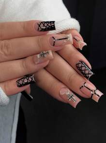 Sanrio Instantly Upgrade Your Look With 24pcs Street Punk Creative Dark Series Goth Style Black Check Pattern&Silver Metal Chain And 3D Metal Decor,Suitable For Cool And Handsome Girls And Women With Unique Personalities To Use In Daily Life And Party Press On Nails