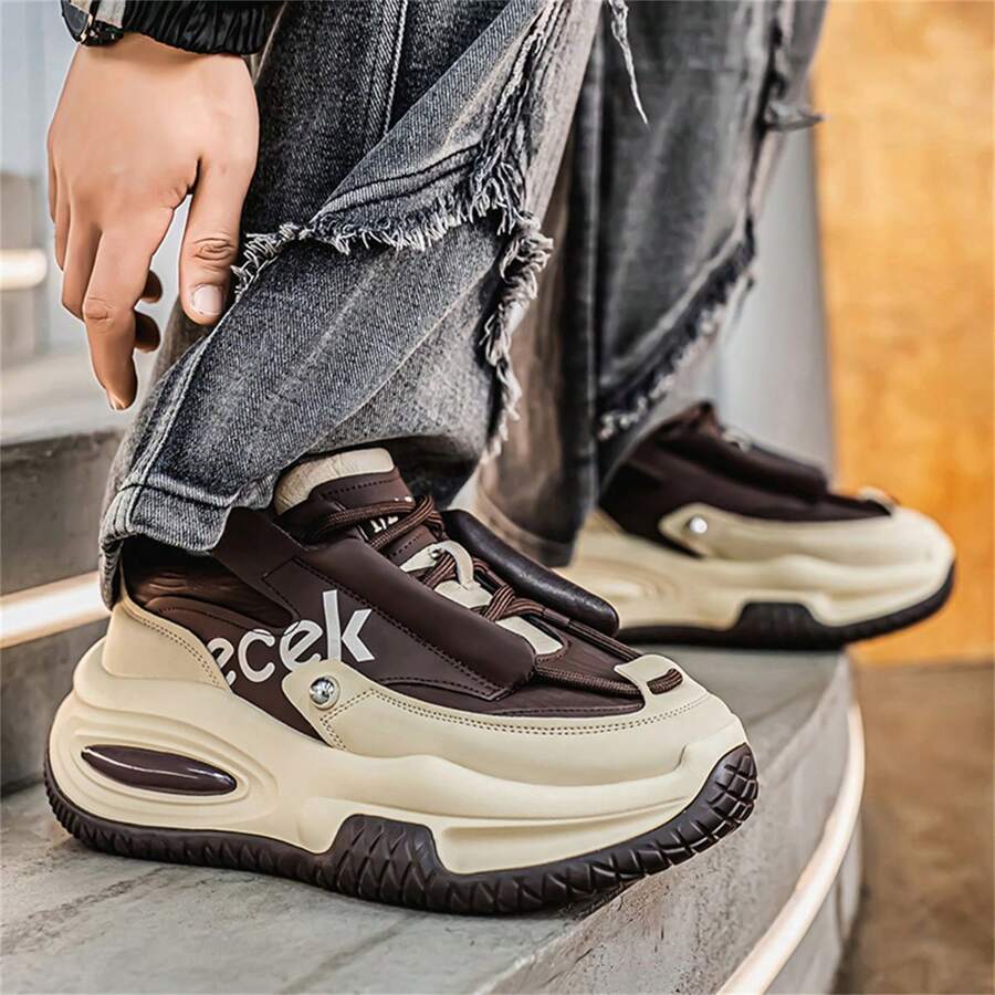 Scarpe da skate con suola spessa 2025, sneaker con platform, aumentano l'altezza, moda casual all'aperto antiscivolo stringate, comode e leggere, scarpe da ginnastica versatili da uomo