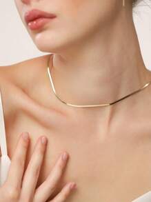 1 Stück zartes dünnes Herringbone Goldfarbenes Halskette, einfache Edelstahlkette Halskette für Frauen