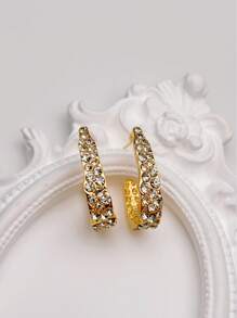 1 Pair Fashion New Baroque Crystal Hoop Earrings, Versatile Simple C-Shape Personality Charm Earrings (Random Hollow Or Solid)