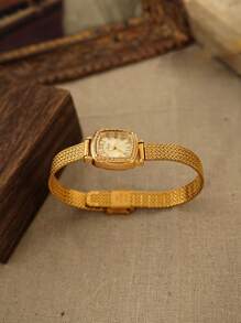 1 pieza Nuevo reloj de cuarzo de lujo y estilo retro para mujer, correa trenzada de acero inoxidable, esfera rectangular grabada con números romanos, adecuado para uso diario, diseño minimalista, elegante y artístico, excelente regalo para cumpleaños o San Valentín
