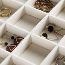 1pc Transparent Covered Jewelry Storage Tray, 24 Velvet Drawers, Jewelry Display Box With Transparent Glass Cover, Lockable, Suitable For Girls And Women To Store Necklaces, Rings, Earrings, And Various Accessories