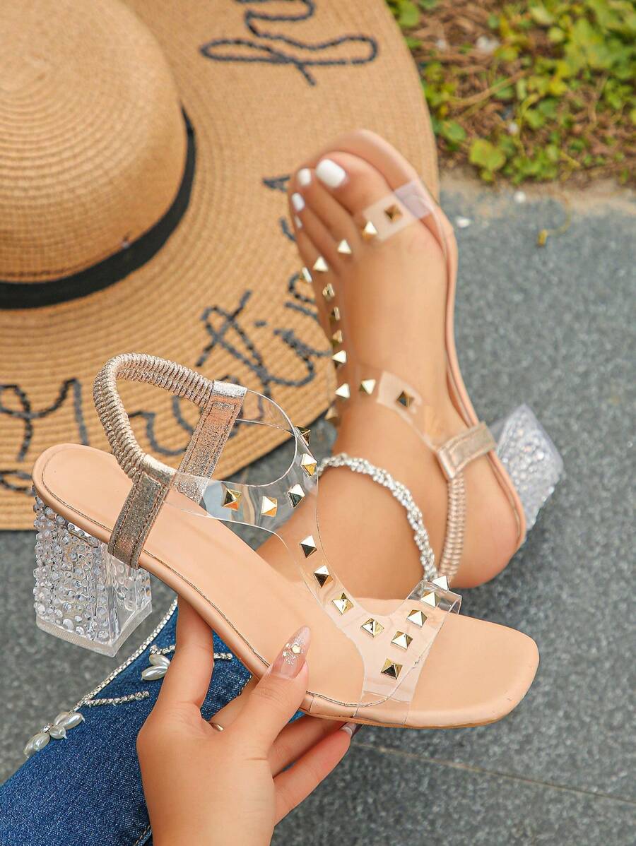 女式铆钉透明凉鞋，粗高跟，露趾，带扣设计，舒适休闲，适合礼服、派对、度假。夏季厚底高跟凉鞋，露背露趾，加大码，甜美公主风格