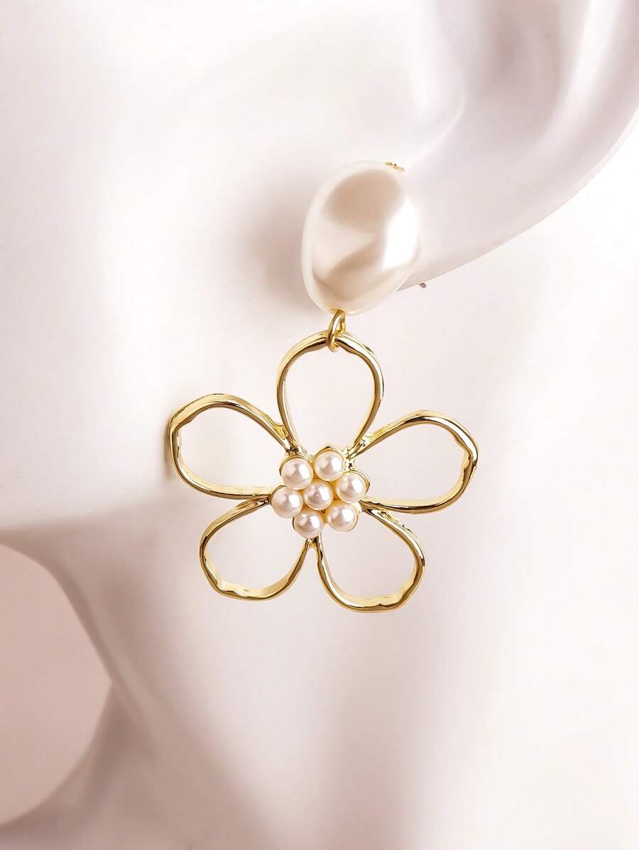 1 对几何金色花朵 + 人造珍珠花朵吊坠耳环，适合女性日常佩戴 - 金黃色 - 查看 1