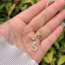 1 pièce Pendentif initiale A-Z en cuivre doré et cubique zircone, avec un collier en forme de cœur, minimaliste et élégant, convient aux hommes et aux femmes, idéal pour un port quotidien, les déplacements, les anniversaires, les sorties, les cadeaux d'anniversaire ou de fête