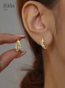 Hihho 1 paire de boucles d'oreilles élégantes en cuivre à motif croisé, incrusté de cubique zirconium brillant. Design minimaliste polyvalent pour femmes, boucles d'oreilles à spirale convenant pour un port quotidien et pour les fêtes