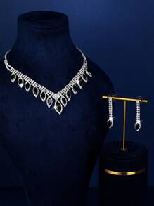 4-Piece Set Includes: (1 Pair Elegant Pendant Earrings, 1 Luxurious Necklace, And 1 Set Of Black Teardrop Rhinestone Inlaid Bracelet) - A Brass Jewelry Set Suitable For Weddings And Special Occasions. - Black - View 4