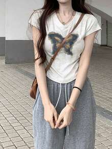 韩版时尚蝴蝶刺绣 V 领修身短袖 T 恤女上衣，夏季