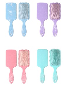 Todos aman este exquisito y de alta gama peine con cámara de aire y patrón de mármol imitación. Es el regalo perfecto para el Día de San Valentín. Tiene función de masaje del cabelludo y se puede usar tanto en el cabello seco como mojado. Puede desenredar el cabello, dejándolo suave y sin nudos. Además, es de tamaño compacto y fácil de llevar.