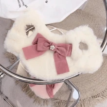 Chaleco para perro con adorno de lazo de piel sintética, ropa de mascota cálida para perros y gatos en otoño/invierno