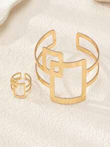 1 件经典时尚大金属圆环方形设计手链，金色方形设计手链，金属质感，高端日常搭配手链