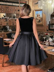 Elegant Satin Cocktail Dress With V-Neck And Detachable Waist Belt, Formal Wear For A-List Events And Red Carpet Occasions, Party Dress, Wedding Guest Dress