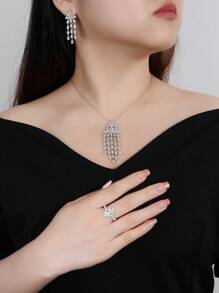 4 Stücke Set aus Kupferlegierung mit Blumen-Quasten-Design, Multi-Zirkonia Modeschmuck, elegant & luxuriös, geeignet als Geschenk, für Damen Alltag & festliche Anlässe