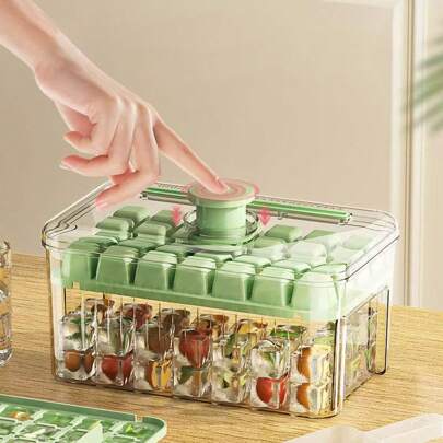 1 个带盖冰块托盘、自制制冰机模具、密封冰储存盒