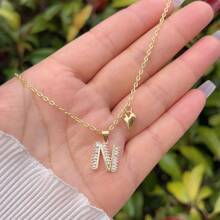 1 pièce Pendentif initiale A-Z en cuivre doré et cubique zircone, avec un collier en forme de cœur, minimaliste et élégant, convient aux hommes et aux femmes, idéal pour un port quotidien, les déplacements, les anniversaires, les sorties, les cadeaux d'anniversaire ou de fête